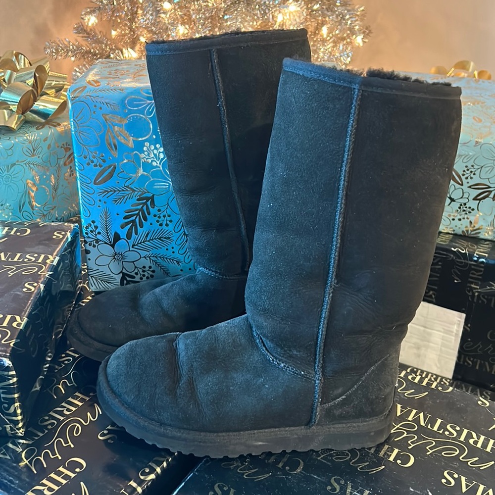 🌟SOLD🌟UGG Tall boots size 7